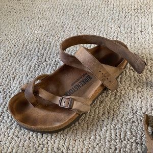 yara birkenstock sandal in light brown leather